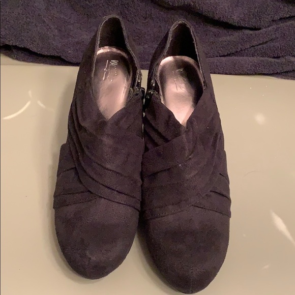 Booties! - Picture 1 of 6